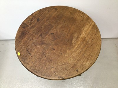 Lot 11 - Good early George III mahogany tripod table