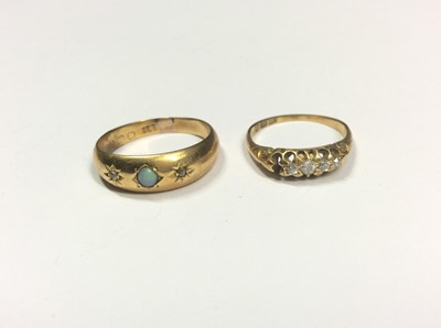Lot 510 - 22ct gold wedding ring, two 18ct gold rings and 9ct gold bar brooch