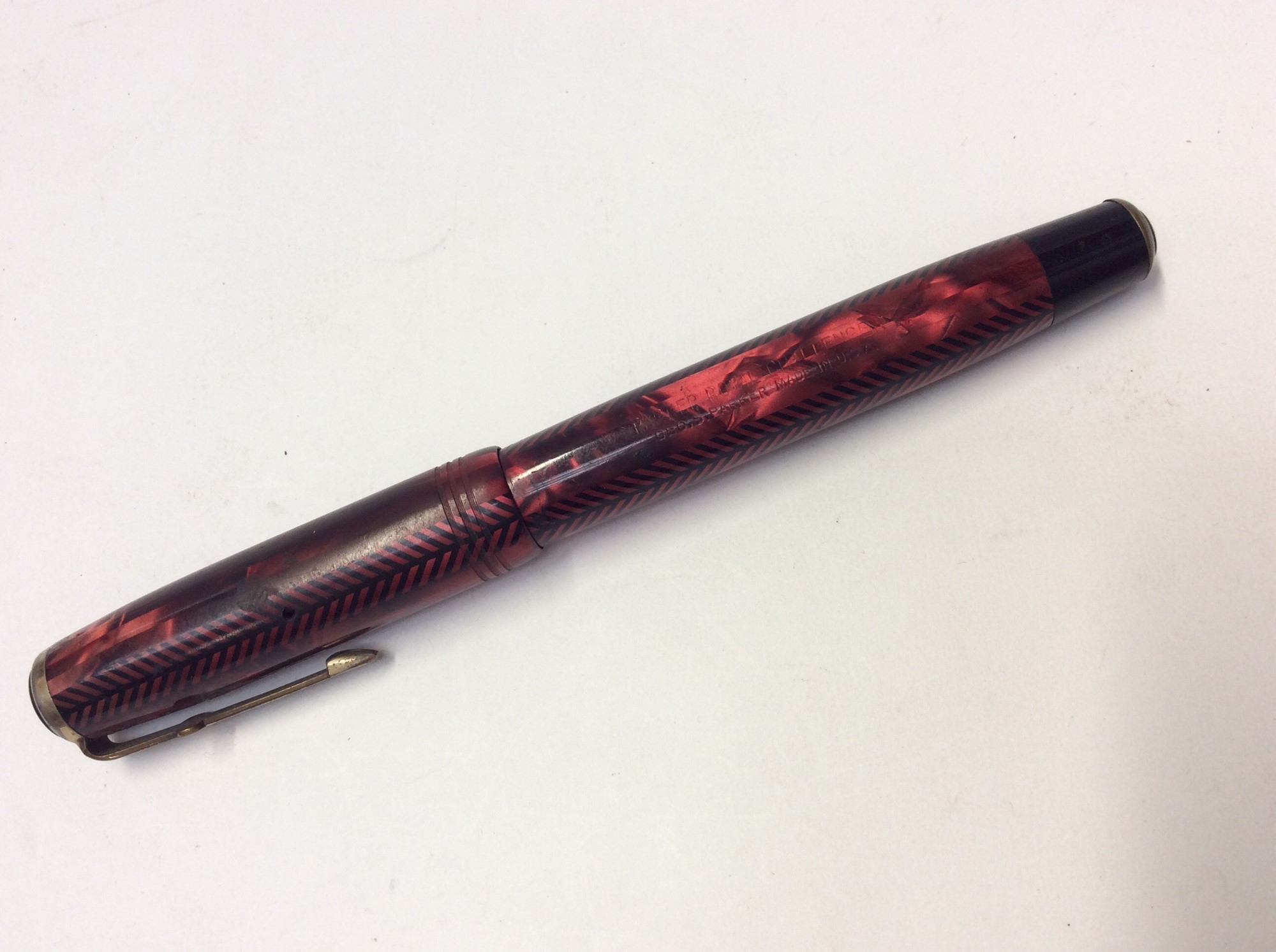 Lot 1097 - Vintage Parker Royal Challenger Pen in Red