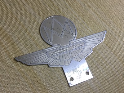 Lot 1287 - Aston Martin owners club grill badge