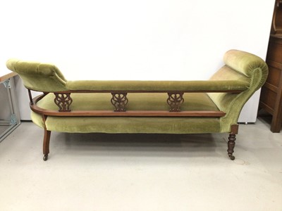 Lot 74 - Edwardian mahogany chaise longue, and ensuite set of four chairs with green velvet upholstery