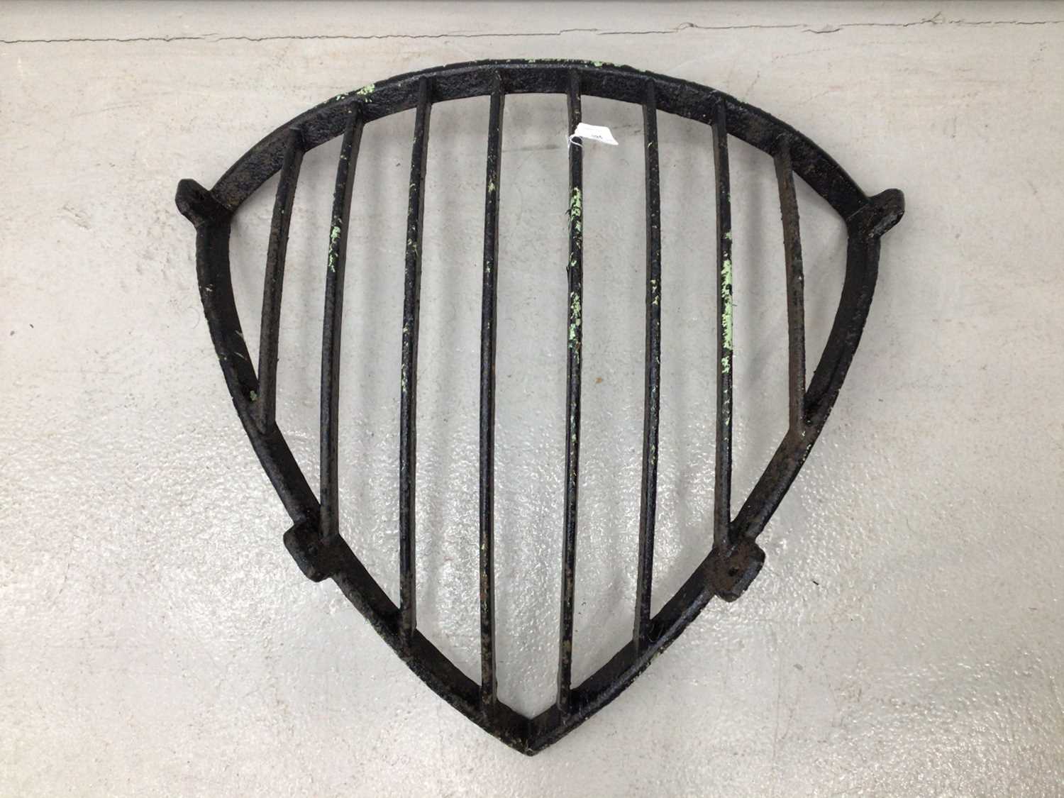 Lot 121 - Antique wrought iron horse feeding trough, 87cm wide