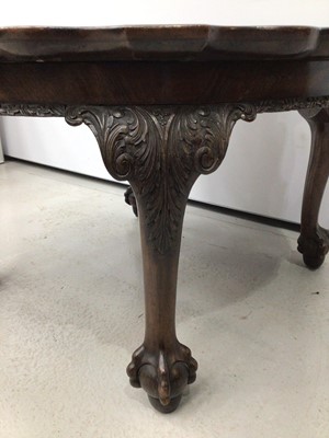 Lot 158 - Good quality Edwardian carved mahogany coffee table with carved piecrust edging on four carved cabriole legs terminating on carved claw and ball feet, 77cm diameter, 42cm high