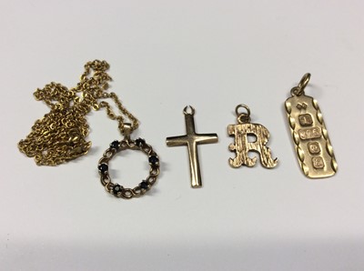 Lot 548 - Group 9ct gold jewellery including chains, pendants, ring and pair screw back earrings