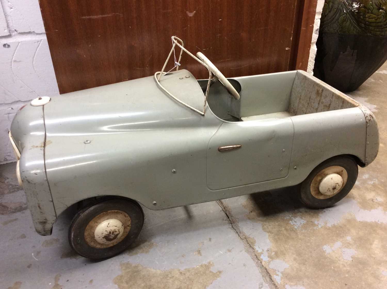 Lot 1230 Vintage 1950's Triang pedal car in