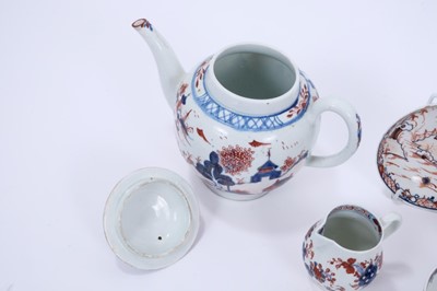 Lot 67 - Collection of Lowestoft Redgrave style pieces, including a teapot painted with the Dolls' House pattern, 17.2cm high