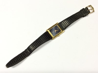 Lot 579 - Gucci quartz wristwatch on black leather strap