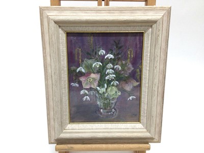 Lot 42 - Jean Simonson, contemporary, oil on canvas board - Still life of flowers, framed