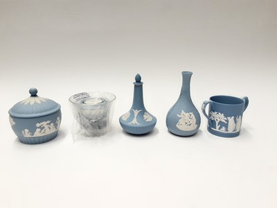 Lot 218 - Selection of Wedgwood Jasperware including pair of comports, trinket box, vase etc