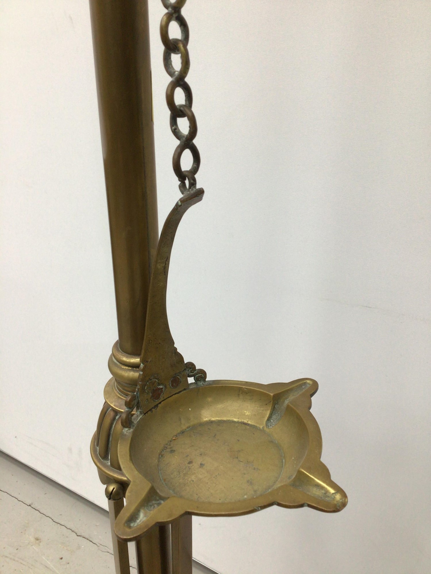 Lot 220 Edwardian brass adjustable lamp stand