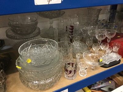 Lot 483 - Group of assorted glass ware to include comports, bowls, Edinburgh crystal glasses in box and other items (qty)