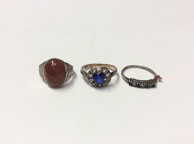 Lot 621 - Group silver and white metal jewellery