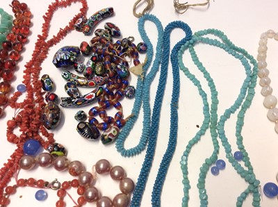 Lot 622 - Collection vintage bead necklaces