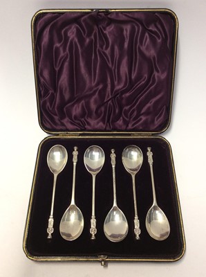 Lot 628 - Set six silver apostle spoons in fitted case
