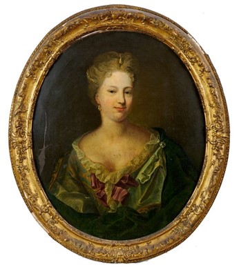 Lot 1210 - 18th century oval oil on canvas - portrait of a noble lady, in gilt frame