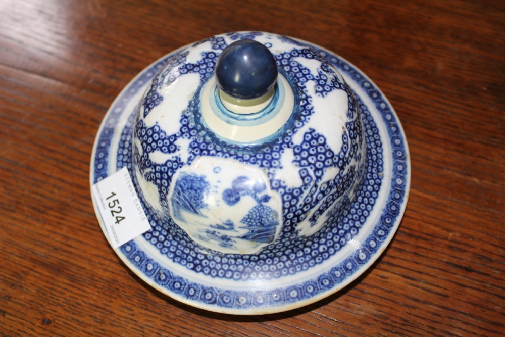 Lot 1524 - 18th century Chinese porcelain blue and