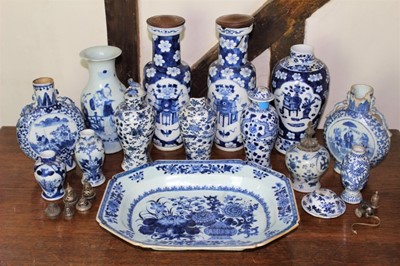 Lot 1534 - Large group of 18th/19th century Chinese blue and white porcelain, including various vases, moonflasks etc, tallest 31cm