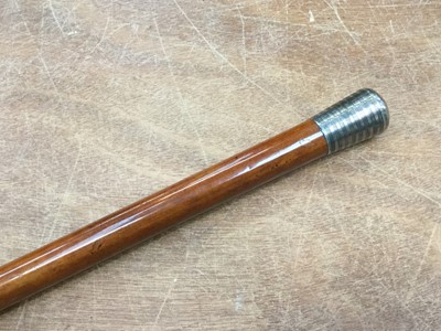 Lot 113 - Good quality Gentleman's malacca walking cane with silver mount