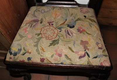 Lot 1574 - Early 18th century walnut side chair with pierced vase shaped splat and tapestry slip in seat on cabriole legs and pad feet