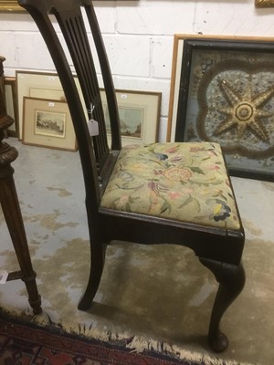 Lot 1574 - Early 18th century walnut side chair with pierced vase shaped splat and tapestry slip in seat on cabriole legs and pad feet