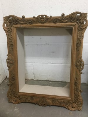 Lot 1750 - Good quality 19th century carved oak picture frame, renovated to become a box frame, aperture 57 x 45cm