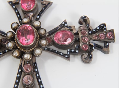 Lot 461 - 19th century silver enamel and paste set cross pendant