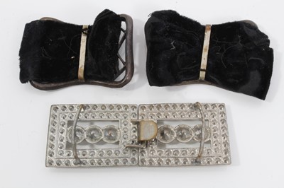 Lot 466 - Georgian cut steel misers purse, together with a collection of ten Georgian and later paste and other buckles, containing in a leather jewel case (12 items)