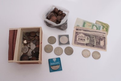 Lot 418 - World - Mixed coins and banknotes to include U.S. Silver Dollars 1922 and 1925 both GEF and others (qty)