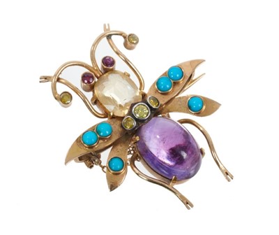 Lot 499 - Victorian-style insect brooch