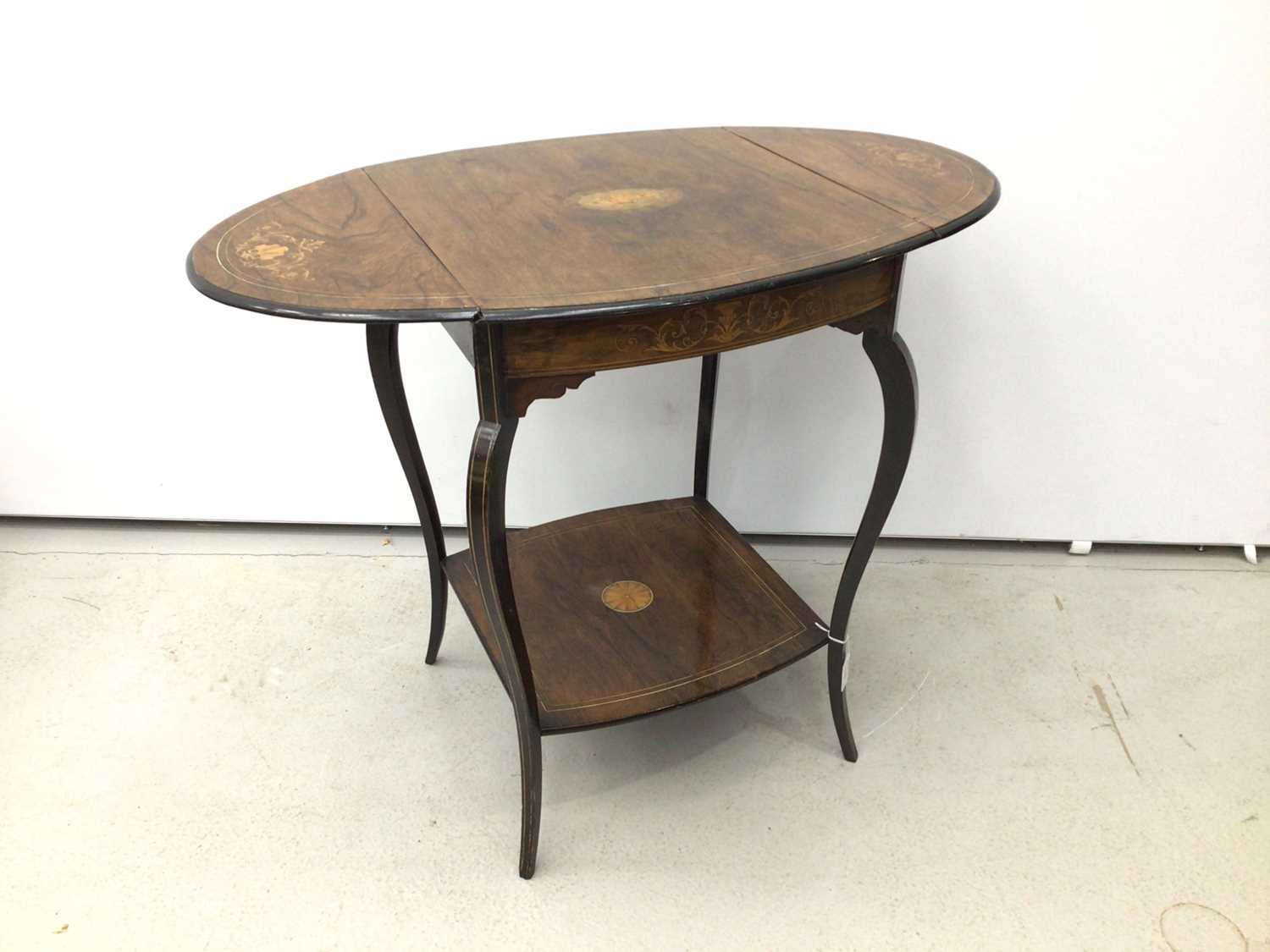 Lot 116 - Edwardian rosewood drop leaf side table