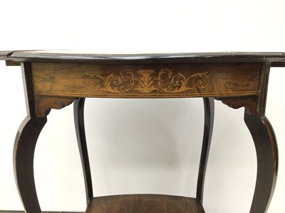 Lot 116 - Edwardian rosewood drop leaf side table