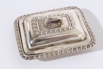 Lot 418 - George V silver doll's house / miniature entree dish and cover, (Birmingham 1922), maker H B & Co, 5.9cm in length