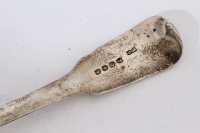 Lot 419 - George III silver fiddle pattern fish server with pierced and engraved decoration, (London 1815), maker William Bateman, together with another similar (London 1790), all at 11oz (2)