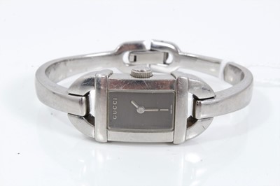 Lot 313 - Ladies Gucci stainless steel bracelet wristwatch