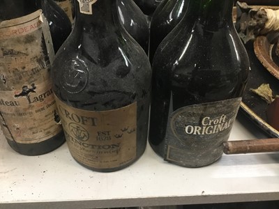 Lot 230 - Lot vintage bottles of wine, Sherry and 1943 bottle champagne