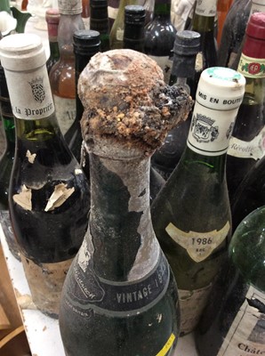 Lot 230 - Lot vintage bottles of wine, Sherry and 1943 bottle champagne