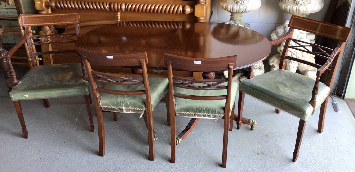Lot 18 - Good quality George III style mahogany dining