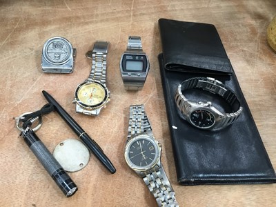 Lot 440 - Three Seiko wrist watches and sundries