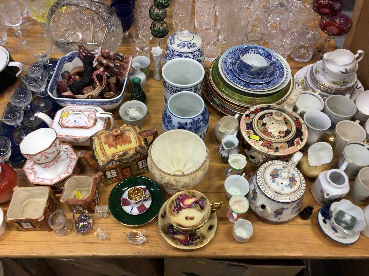 Lot 613 - Sundry items, including ceramics, glassware, Wedgwood teaware, etc