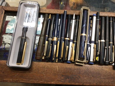 Lot 2423 - Quantity of pens