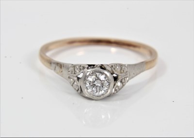 Lot 473 - Diamond single stone ring