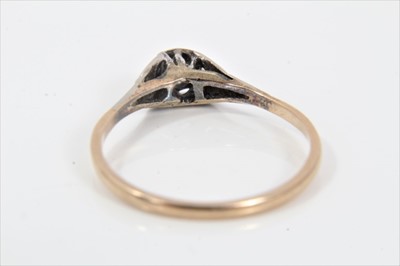 Lot 473 - Diamond single stone ring