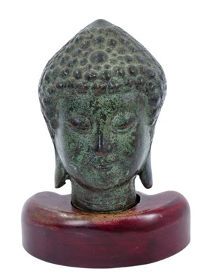 Lot 843 - Antique Thai bronze head of Buddha