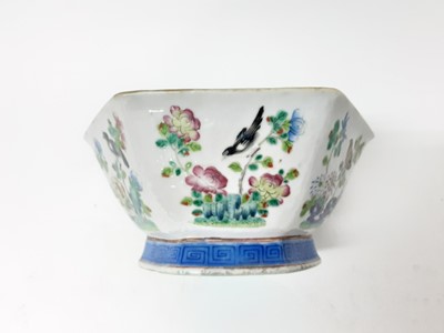 Lot 101 - Late 19th century Chinese famille rose porcelain bowl, of hexagonal form, decorated with birds, 17cm wide, and six early blue and white Chinese jars (7)