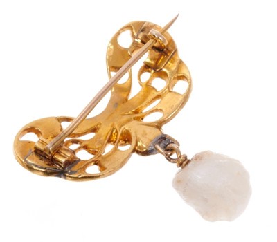 Lot 459 - Antique diamond and pearl bow brooch with a gold bow set with square flat cut diamonds in closed back setting, suspending a baroque pearl pendant drop. Pearl not tested for natural origin. 31mm.