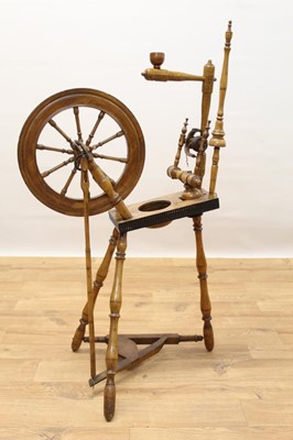 Lot 1441 - Antique turned fruitwood spinning wheel