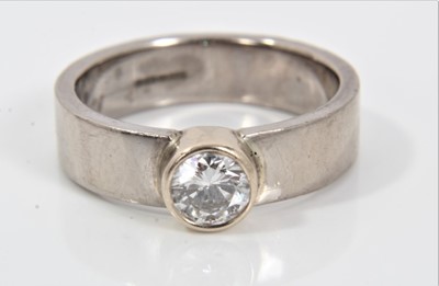 Lot 528 - Diamond single stone ring