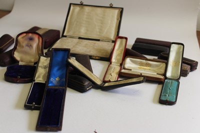 Lot 534 - Collection of 22 antique jewellery boxes for stick pins