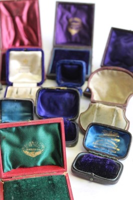Lot 536 - Collection of 13 Victorian jewellery boxes for earrings