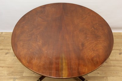 Lot 1354 - George III style mahogany circular pedestal dining table